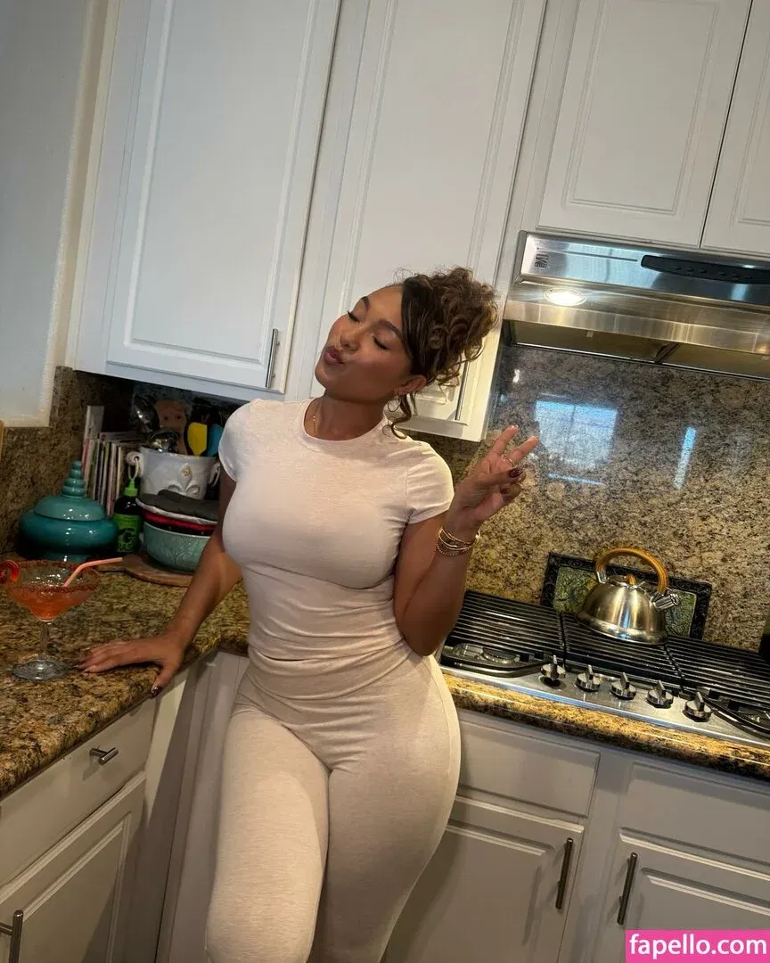 Parker McKenna Posey Onlyfans Photo Gallery 