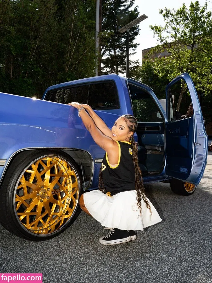 Parker McKenna Posey Onlyfans Photo Gallery 