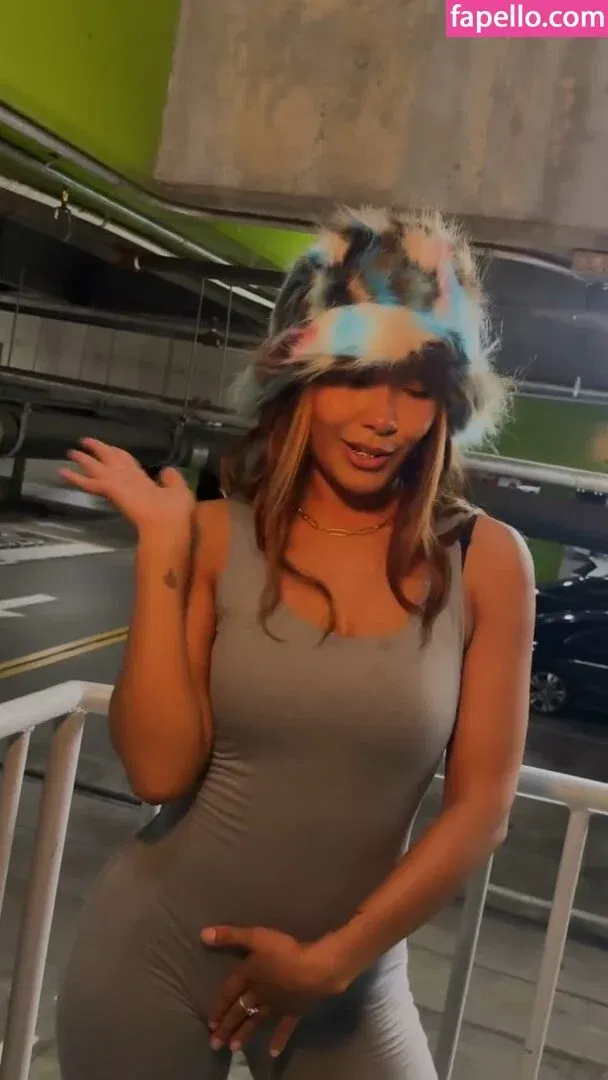 Parker McKenna Posey Onlyfans Photo Gallery 