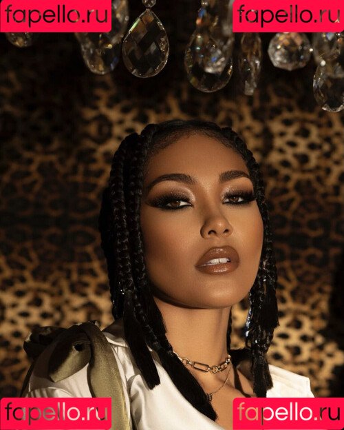 Parker McKenna Posey Onlyfans Photo Gallery 