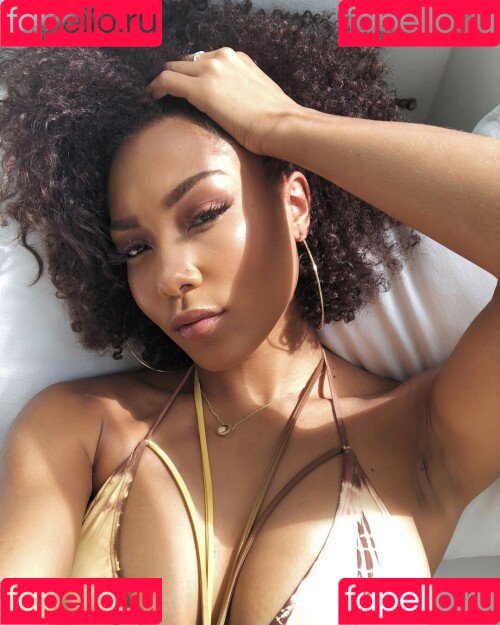 Parker McKenna Posey Onlyfans Photo Gallery 