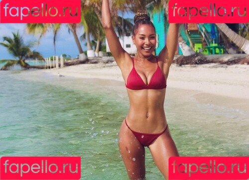 Parker McKenna Posey Onlyfans Photo Gallery 