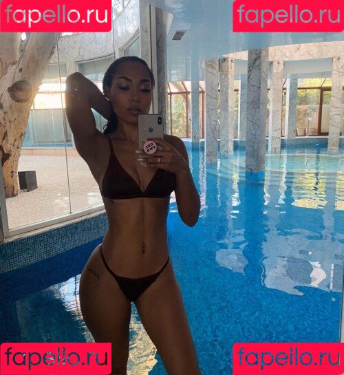 Parker McKenna Posey Onlyfans Photo Gallery 