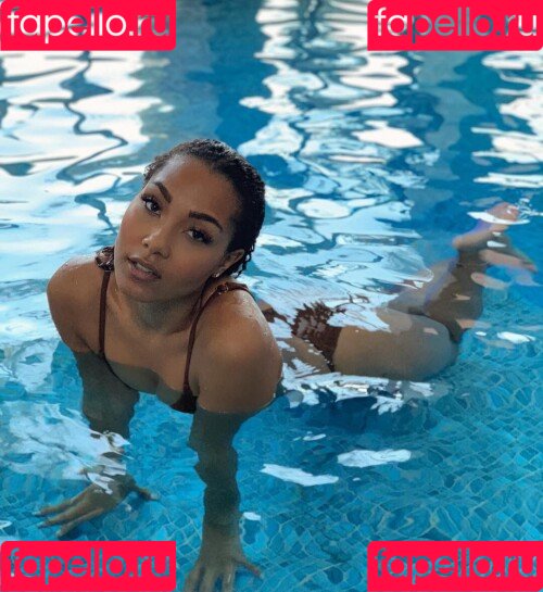 Parker McKenna Posey Onlyfans Photo Gallery 