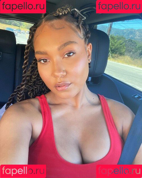 Parker McKenna Posey Onlyfans Photo Gallery 