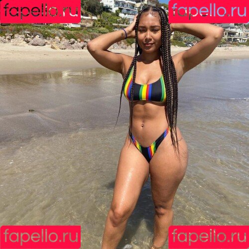 Parker McKenna Posey Onlyfans Photo Gallery 