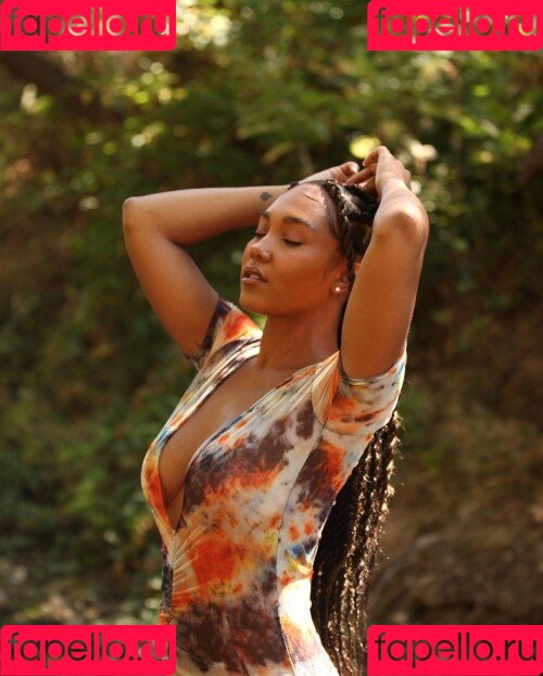 Parker McKenna Posey Onlyfans Photo Gallery 