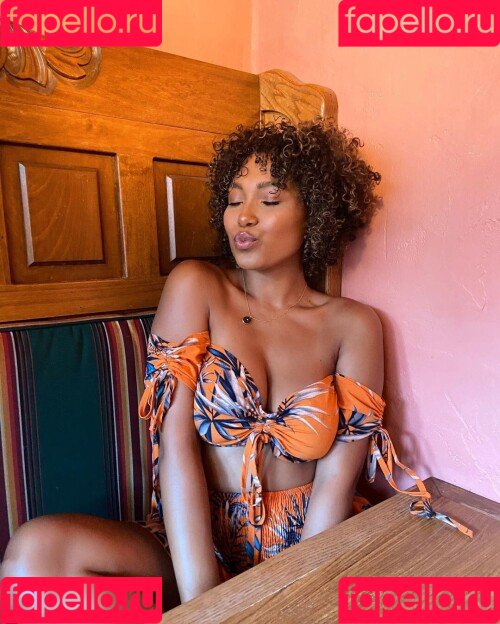Parker McKenna Posey Onlyfans Photo Gallery 