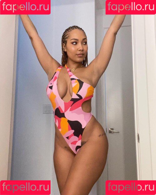 Parker McKenna Posey Onlyfans Photo Gallery 