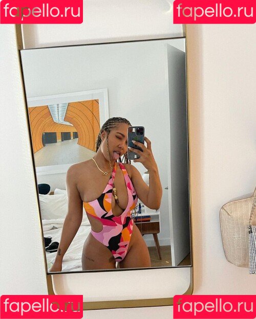 Parker McKenna Posey Onlyfans Photo Gallery 