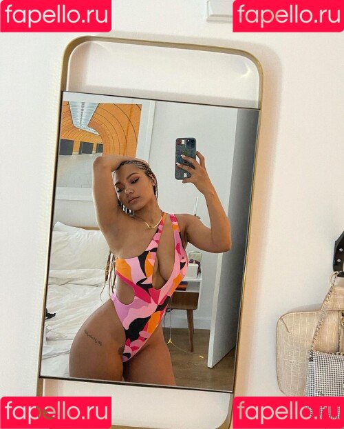 Parker McKenna Posey Onlyfans Photo Gallery 