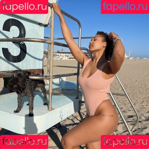 Parker McKenna Posey Onlyfans Photo Gallery 