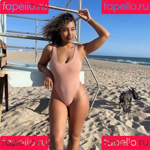 Parker McKenna Posey Onlyfans Photo Gallery 