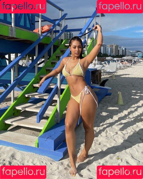 Parker McKenna Posey Onlyfans Photo Gallery 