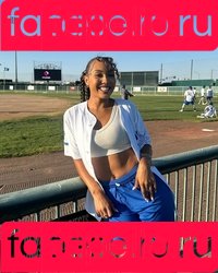 Parker McKenna Posey Onlyfans Photo Gallery 