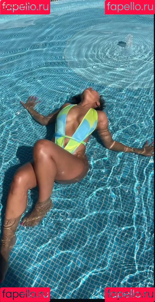 Parker McKenna Posey Onlyfans Photo Gallery 