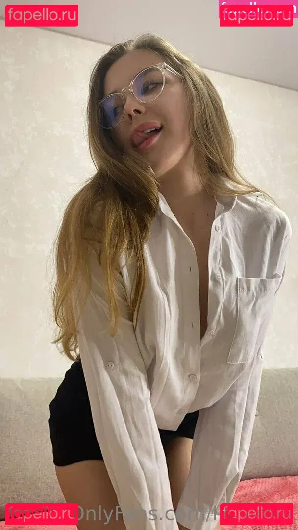 lil_virgin Onlyfans Photo Gallery 