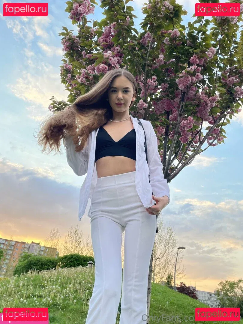 lil_virgin Onlyfans Photo Gallery 