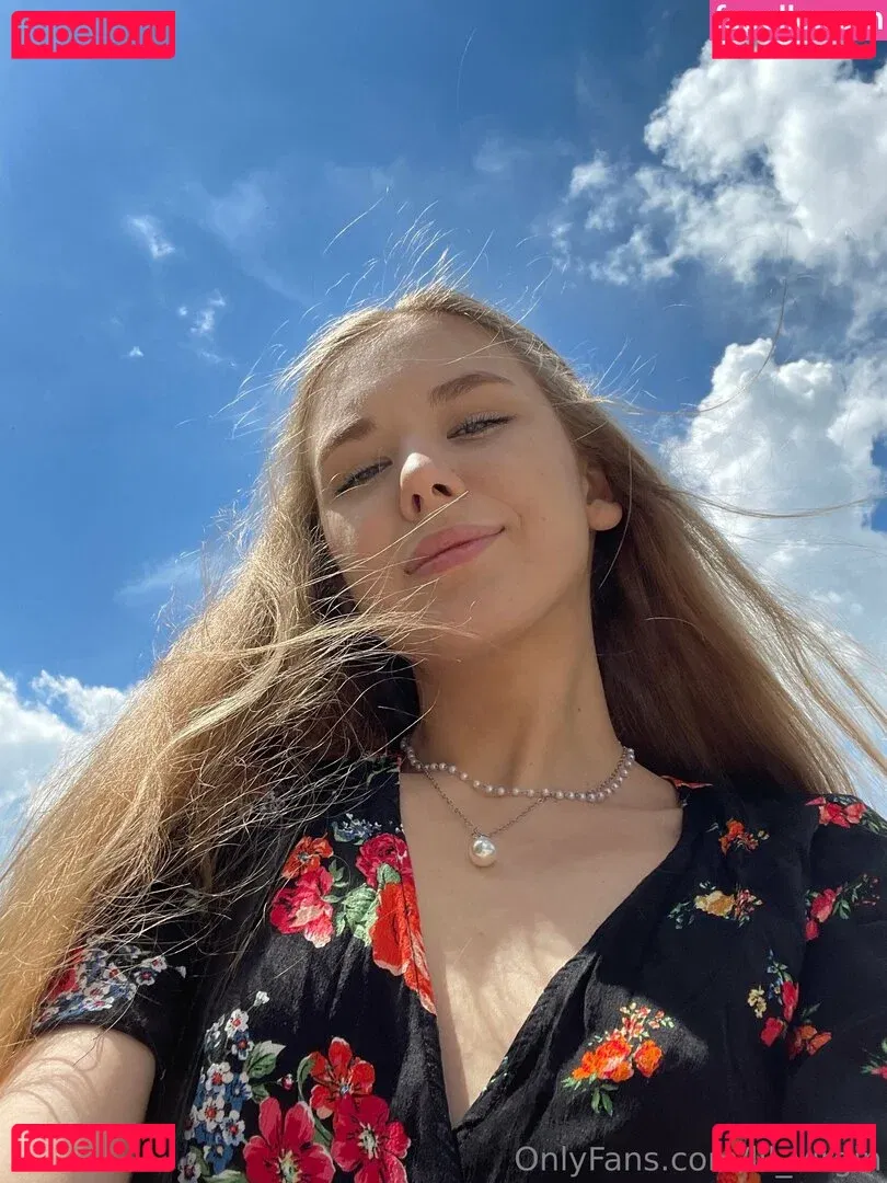 lil_virgin Onlyfans Photo Gallery 