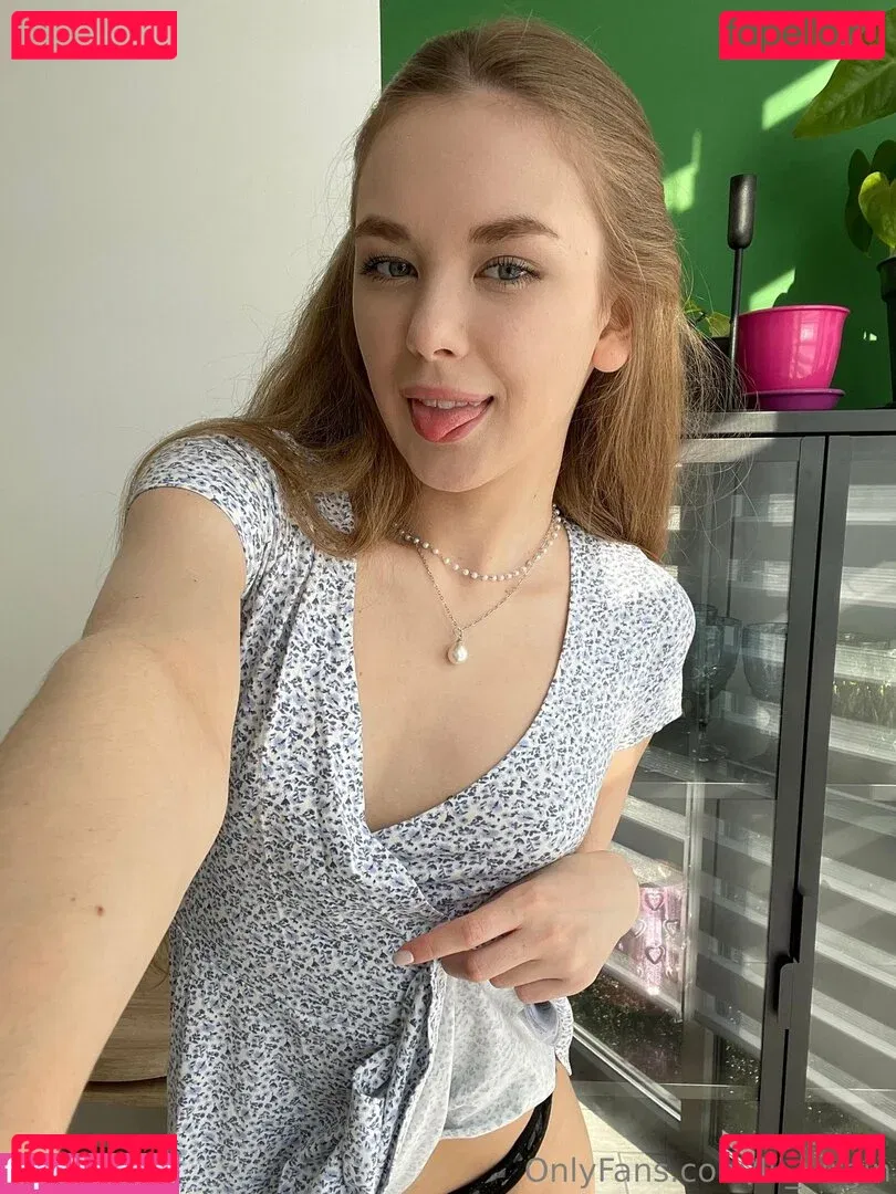 lil_virgin Onlyfans Photo Gallery 