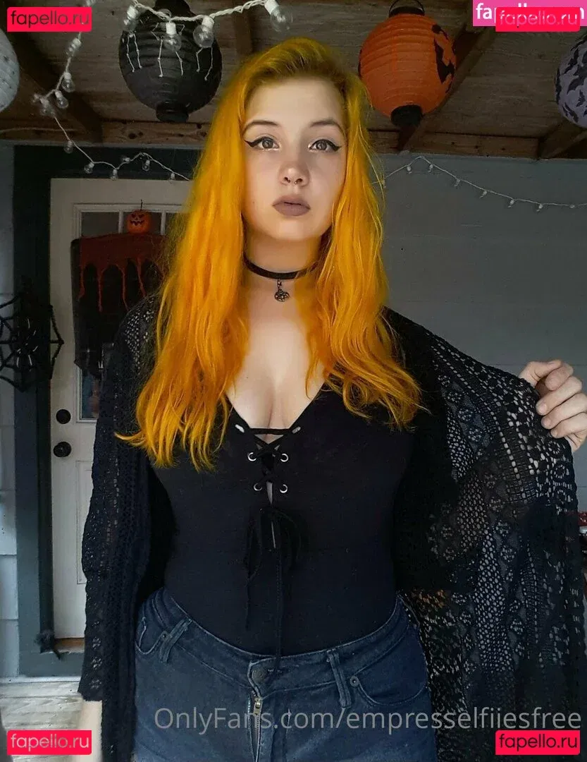 empresselfiiesfree Onlyfans Photo Gallery 