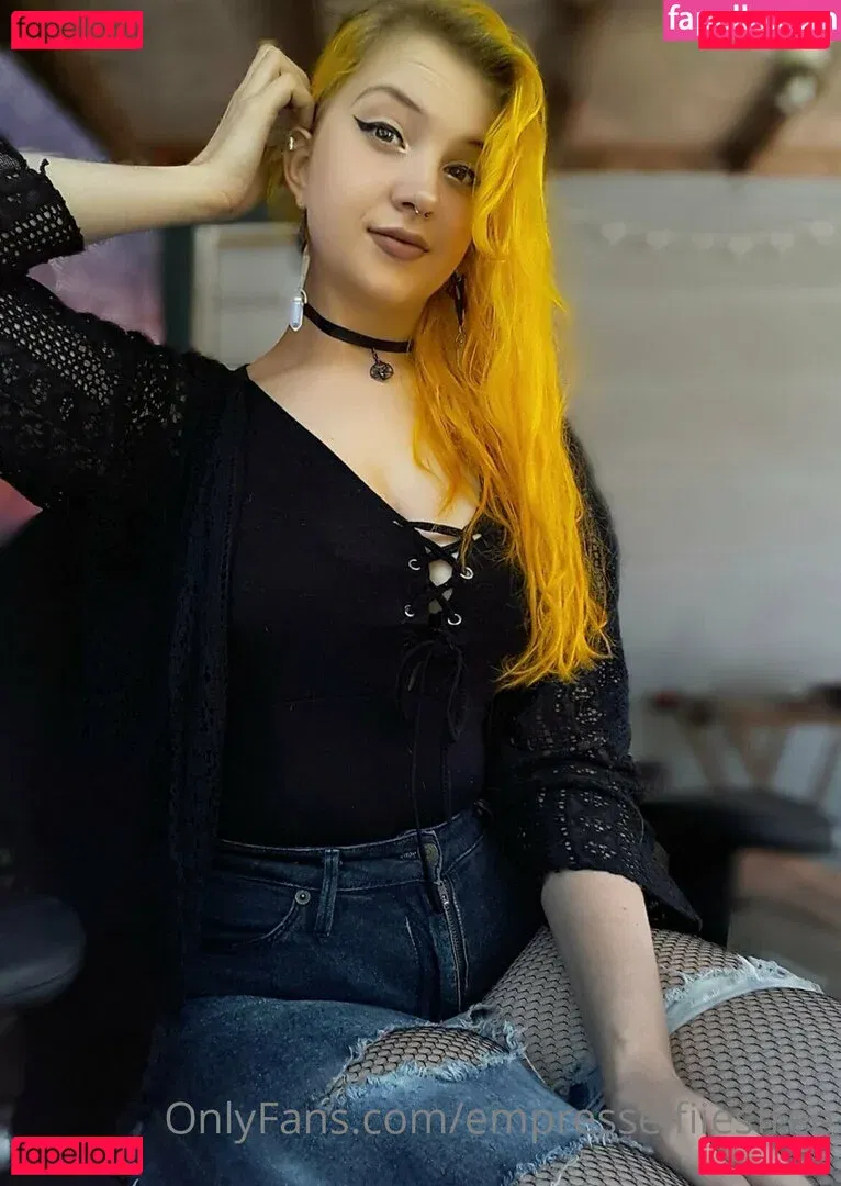 empresselfiiesfree Onlyfans Photo Gallery 