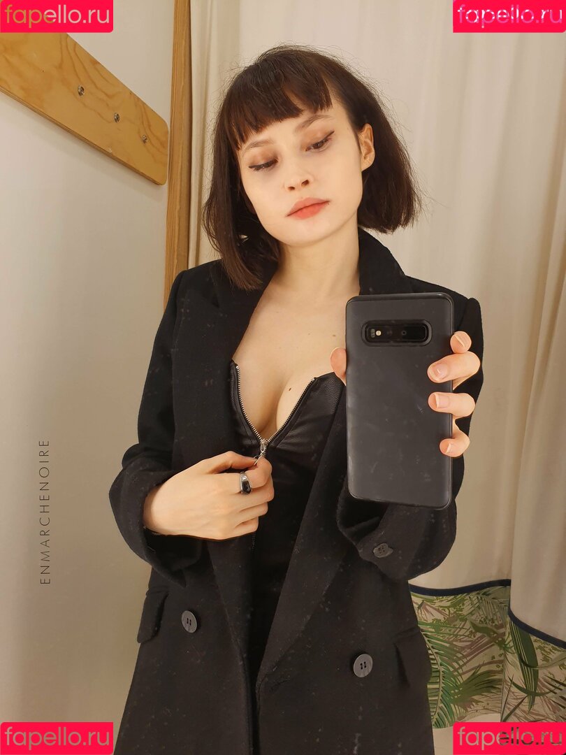 helene-enmarchenoire Onlyfans Photo Gallery 