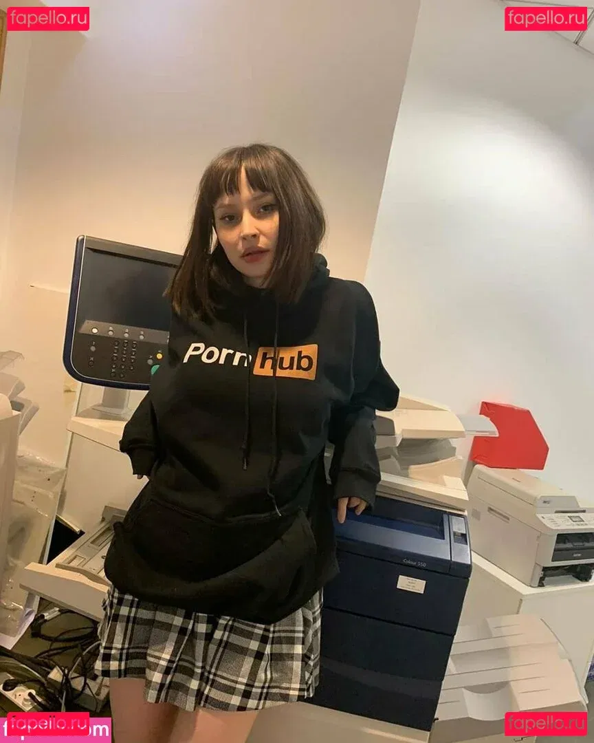 helene-enmarchenoire Onlyfans Photo Gallery 