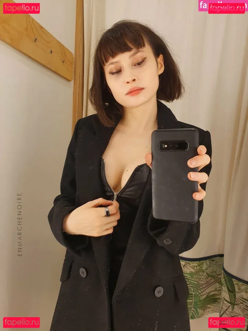 helene-enmarchenoire Onlyfans Photo Gallery 