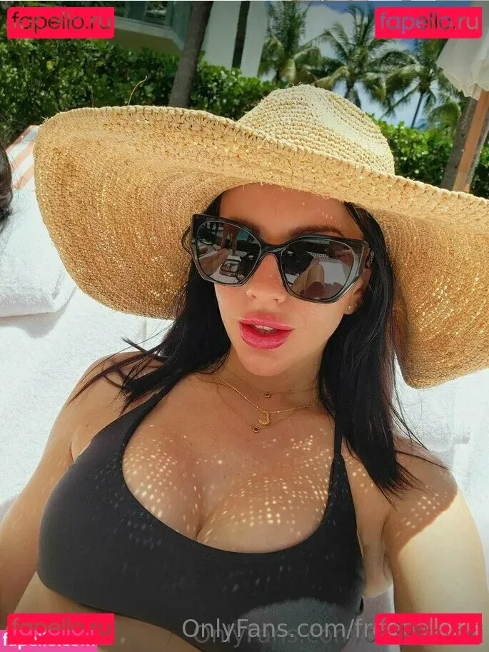 freetrukait Onlyfans Photo Gallery 