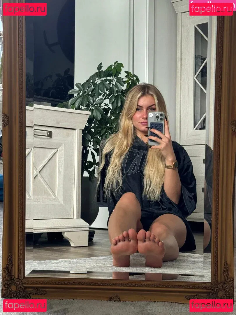 emmyfeetandsocks Onlyfans Photo Gallery 