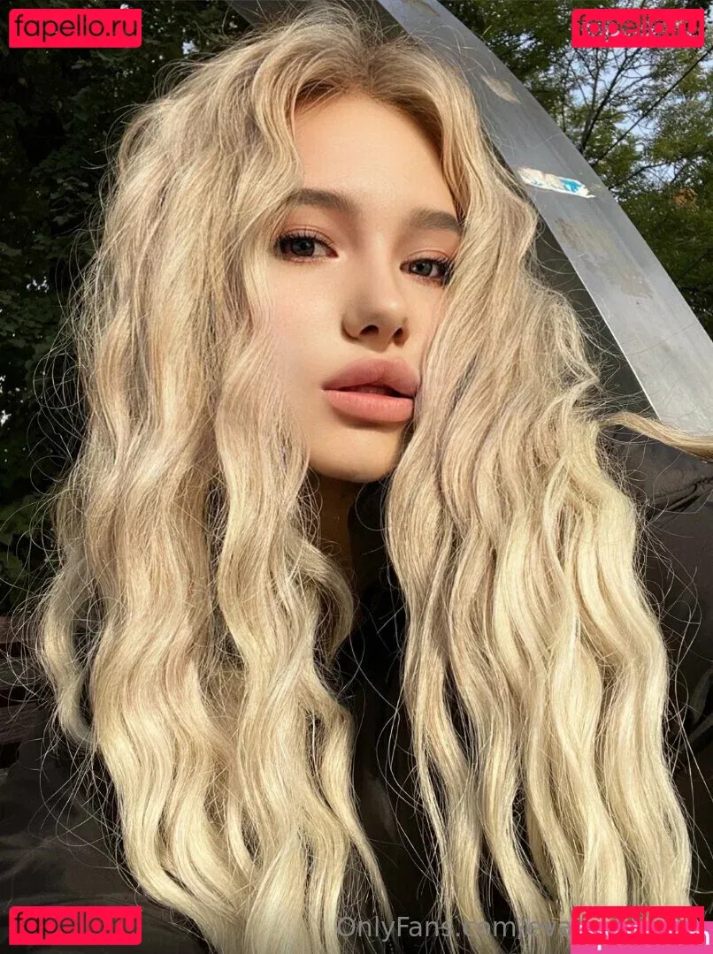 Eva_maine22 Onlyfans Photo Gallery 