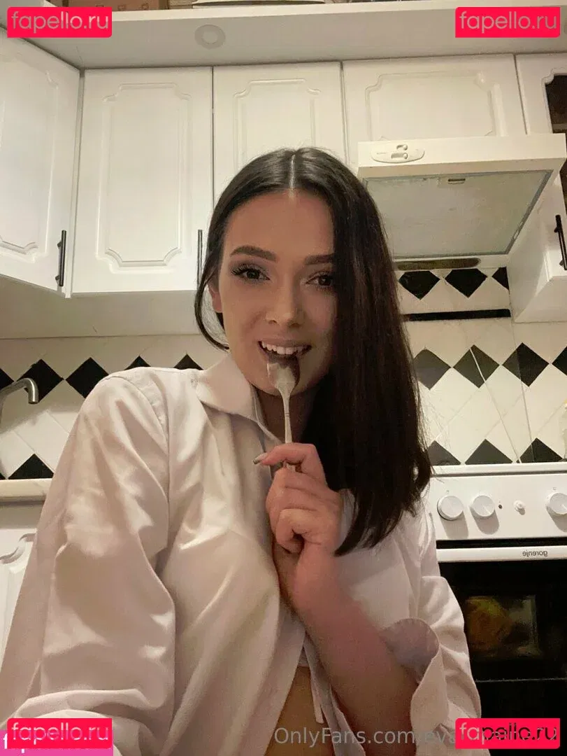 Eva_maine22 Onlyfans Photo Gallery 