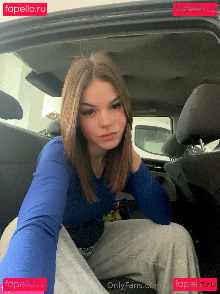 Eva_maine22 Onlyfans Photo Gallery 