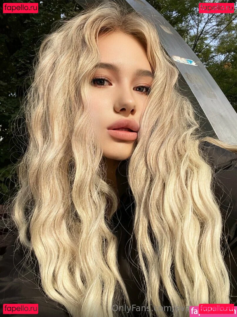 Eva_maine22 Onlyfans Photo Gallery 