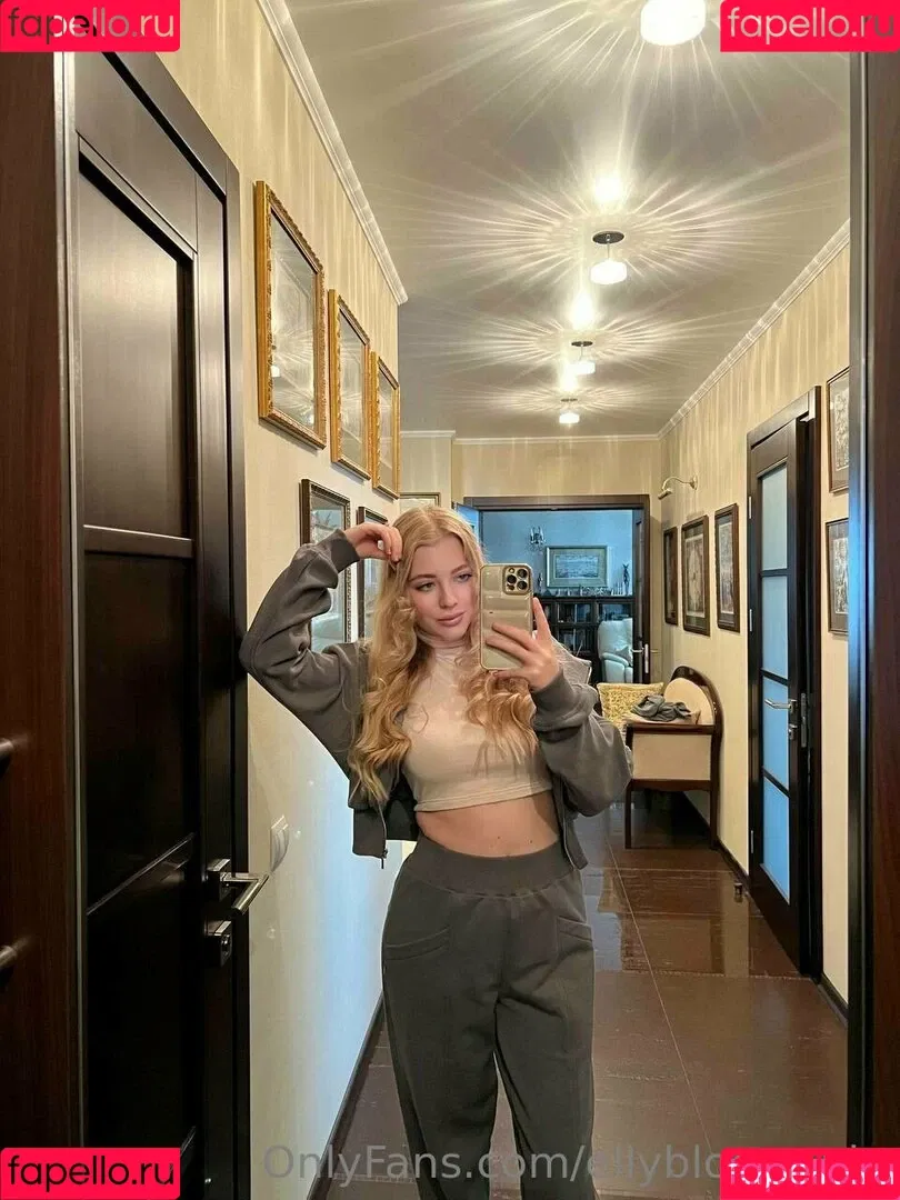 ellybloom_vip Onlyfans Photo Gallery 