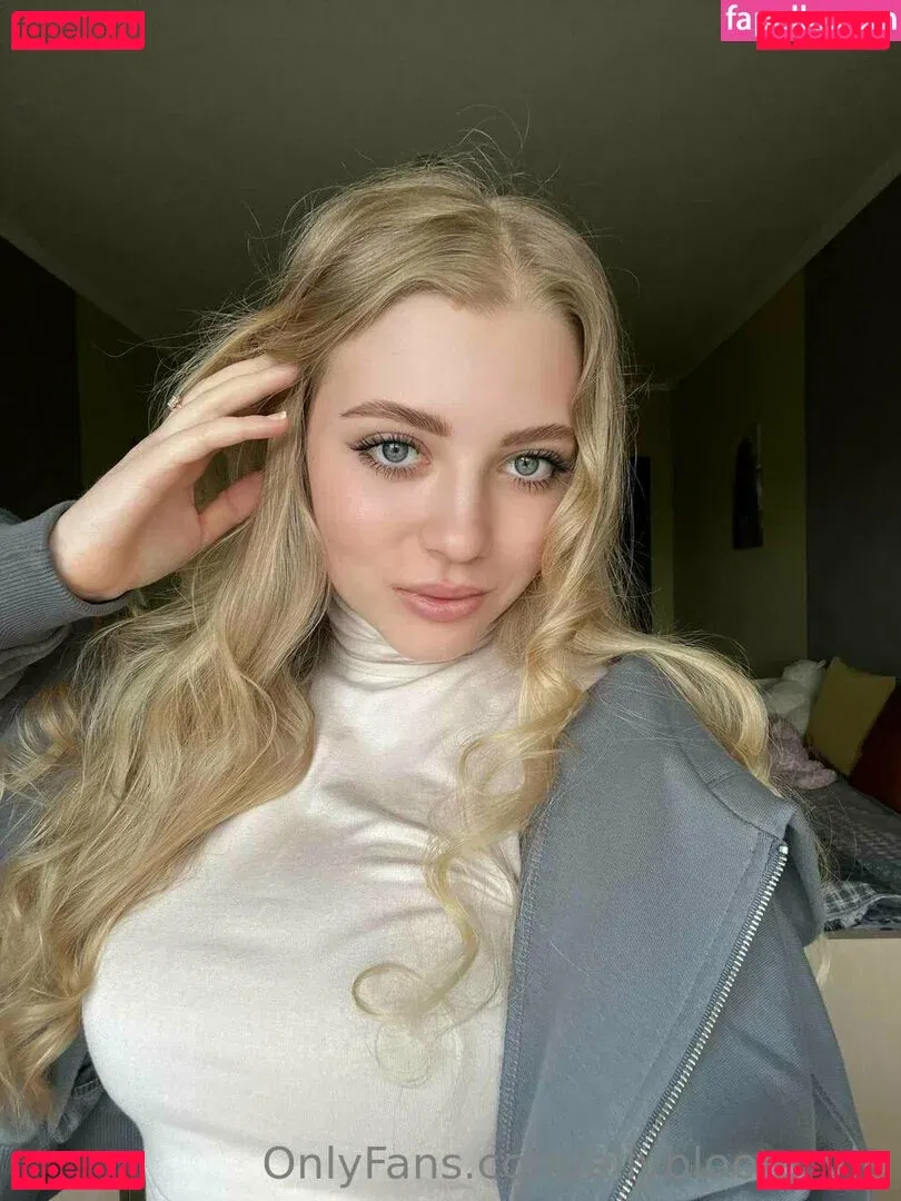 ellybloom_vip Onlyfans Photo Gallery 