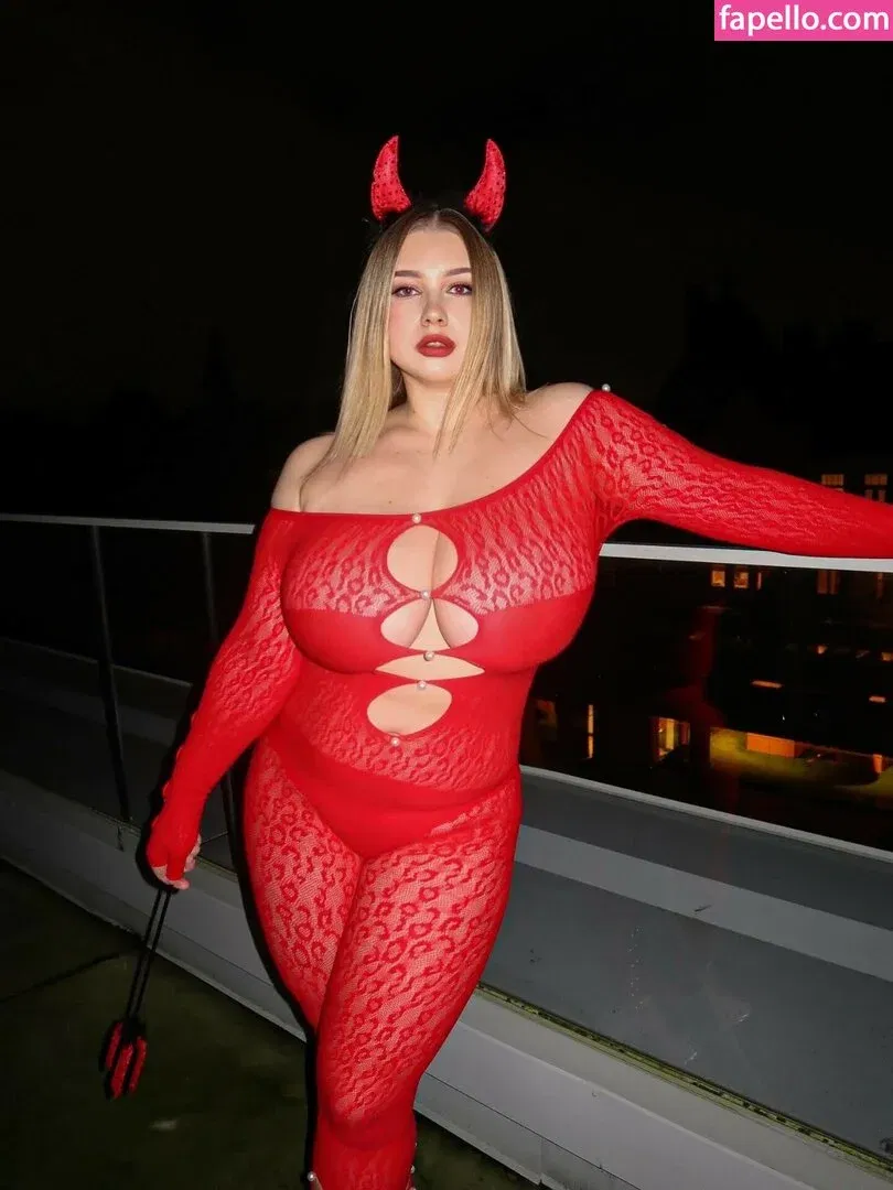 missparaskeva Onlyfans Photo Gallery 