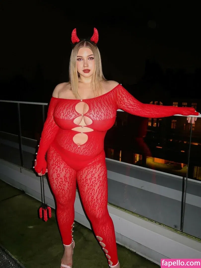 missparaskeva Onlyfans Photo Gallery 