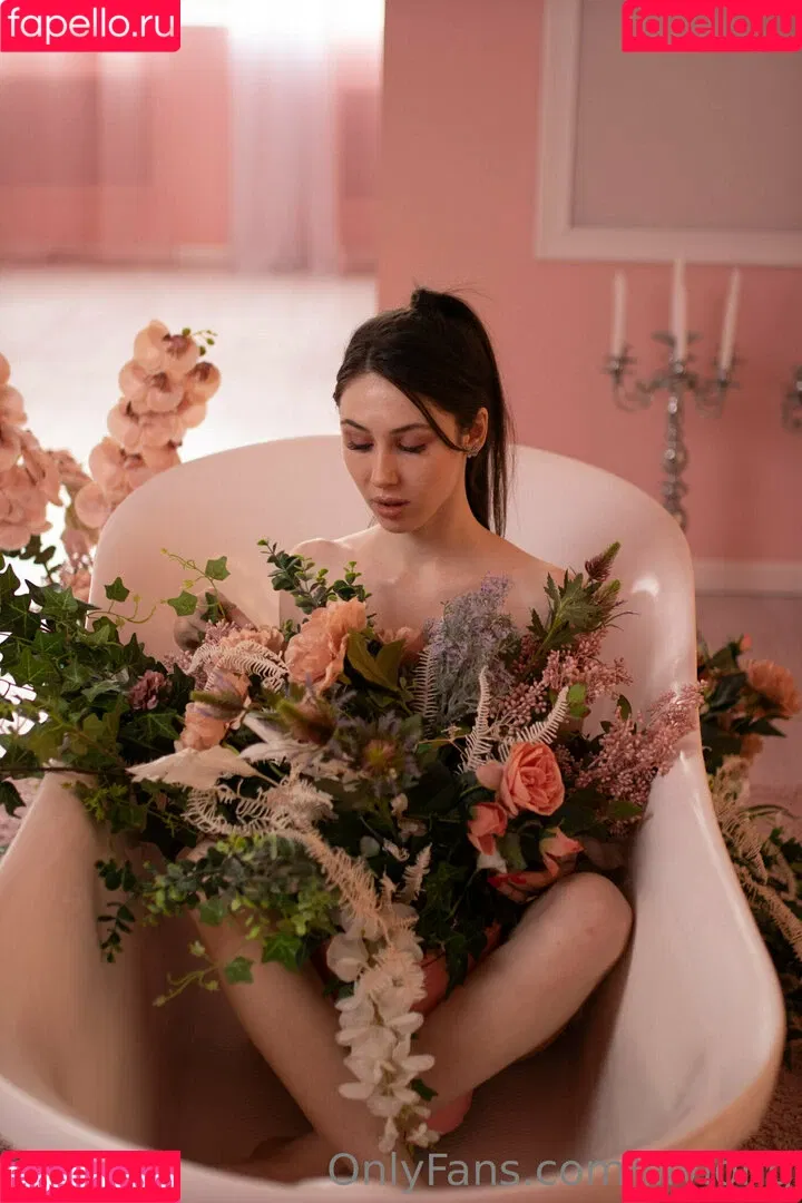 lilylong Onlyfans Photo Gallery 