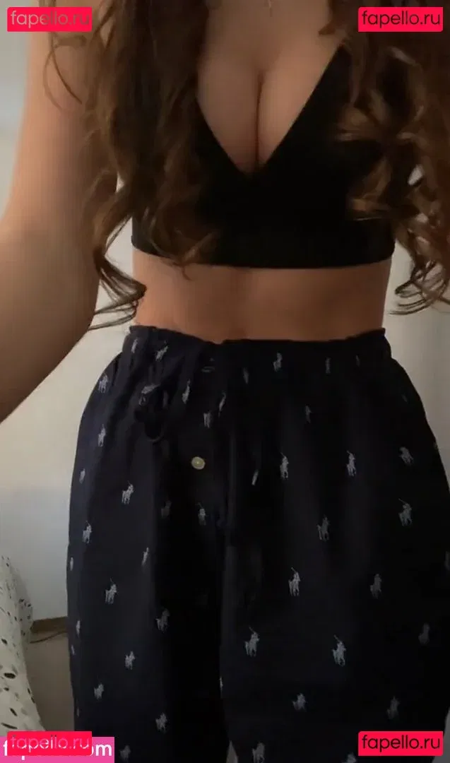 Lea Onlyfans Photo Gallery 