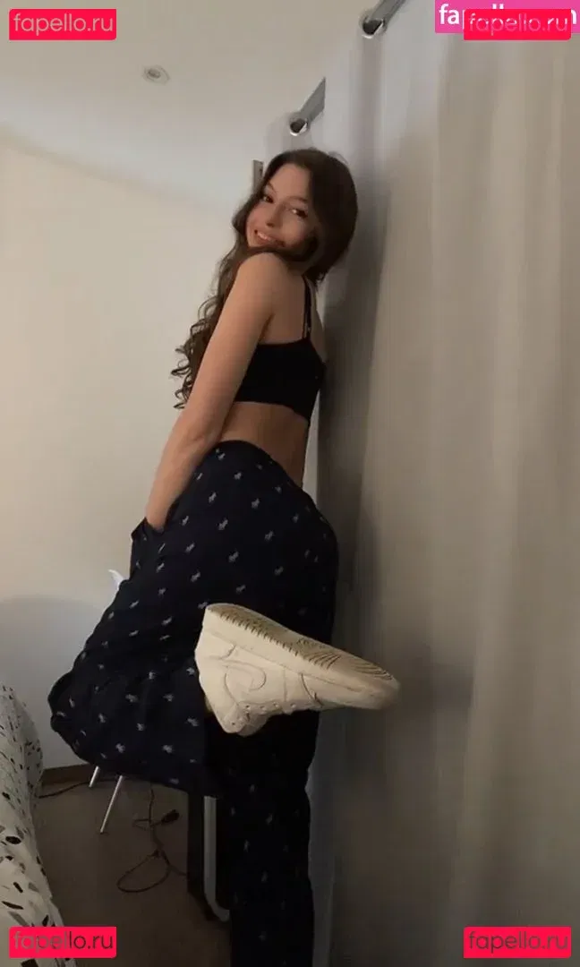 Lea Onlyfans Photo Gallery 