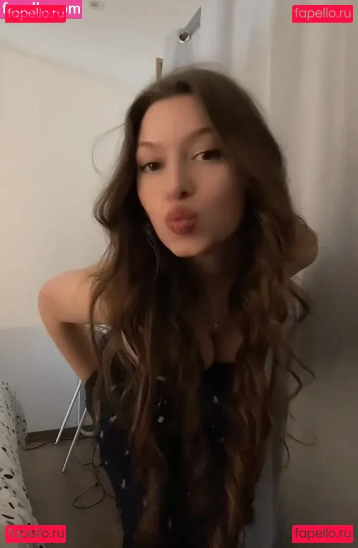 Lea Onlyfans Photo Gallery 