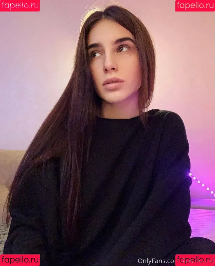 krisblow Onlyfans Photo Gallery 