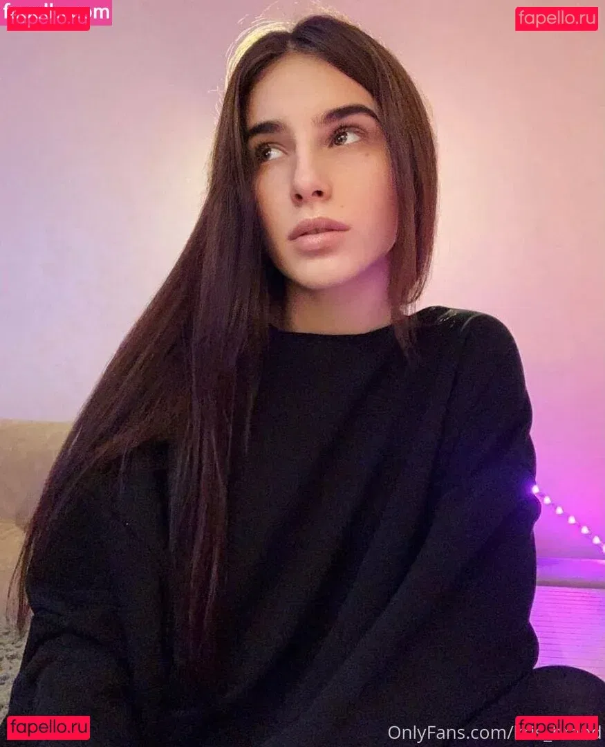 krisblow Onlyfans Photo Gallery 