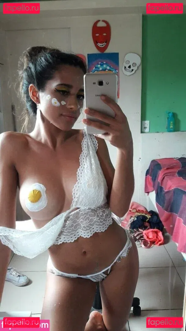 Lari Cogumelos Onlyfans Photo Gallery 