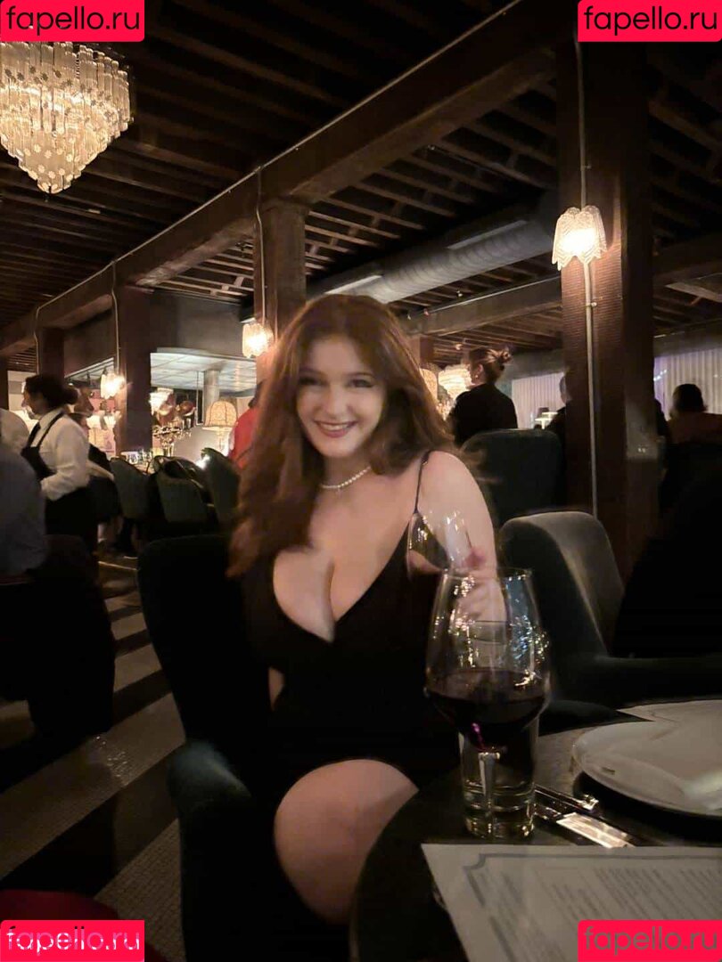 Emily Fiore Onlyfans Photo Gallery 