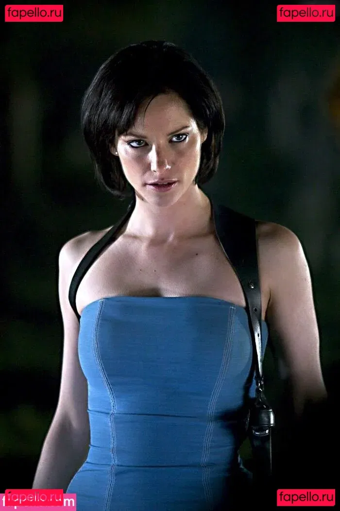 Sienna Guillory Onlyfans Photo Gallery 
