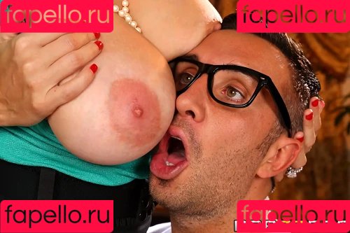 Charlee Chase Onlyfans Photo Gallery 