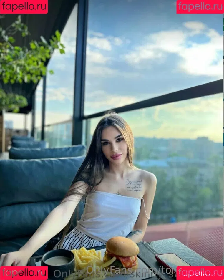 tori_evanns Onlyfans Photo Gallery 